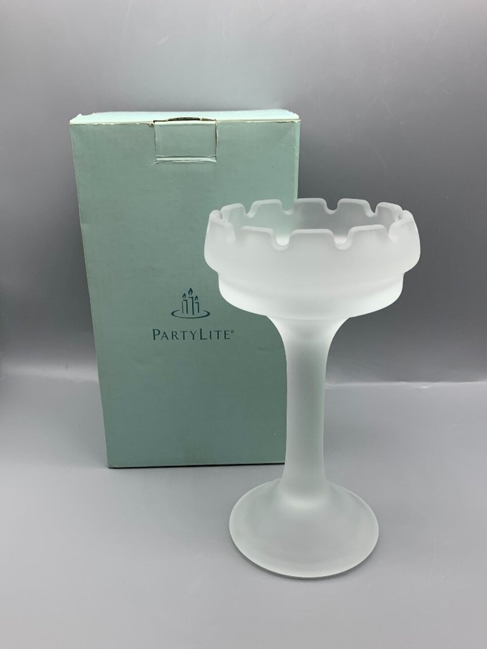 Vintage Partylite Frosted Glass Castle Turret Pedestal Candleholder with Box - Picture 1 of 7